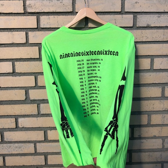 VLONE PLAYBOI CARTI TOUR MERCH - Picture 8 of 8